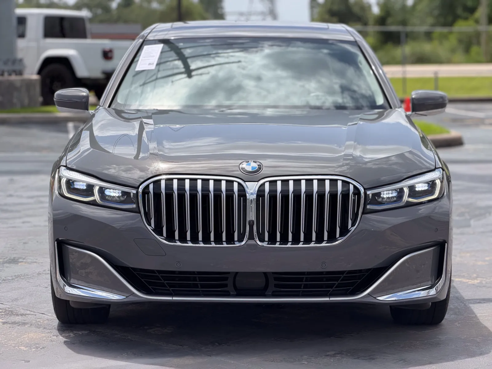 BMW 7 Series photo 7