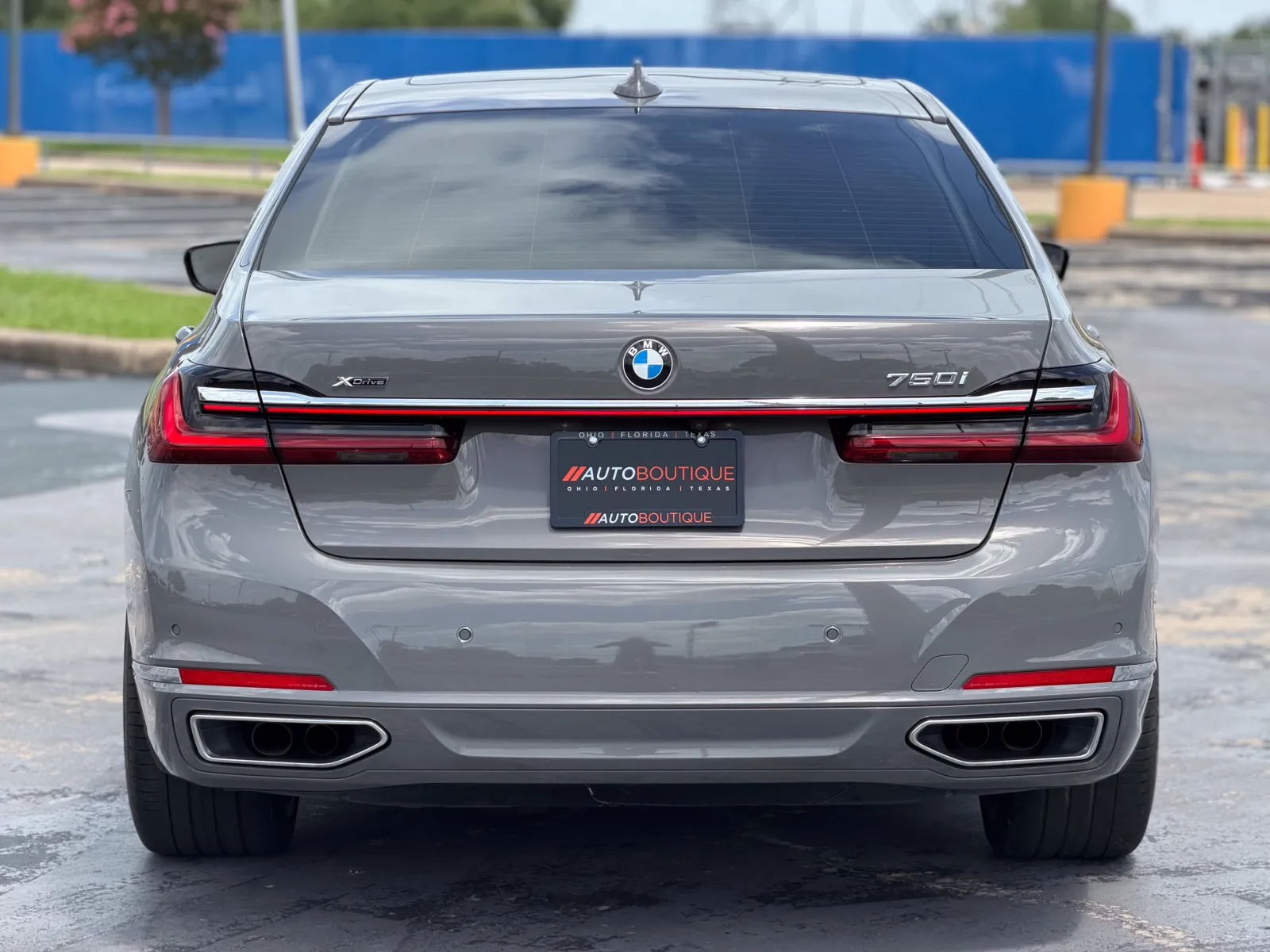 BMW 7 Series photo 8