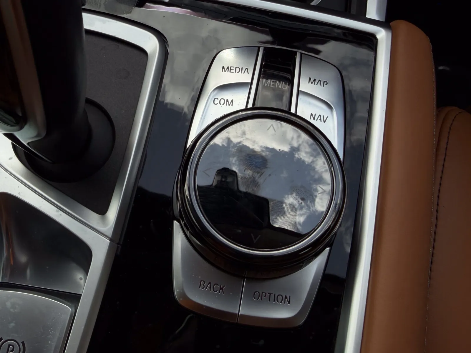 BMW 7 Series photo 34