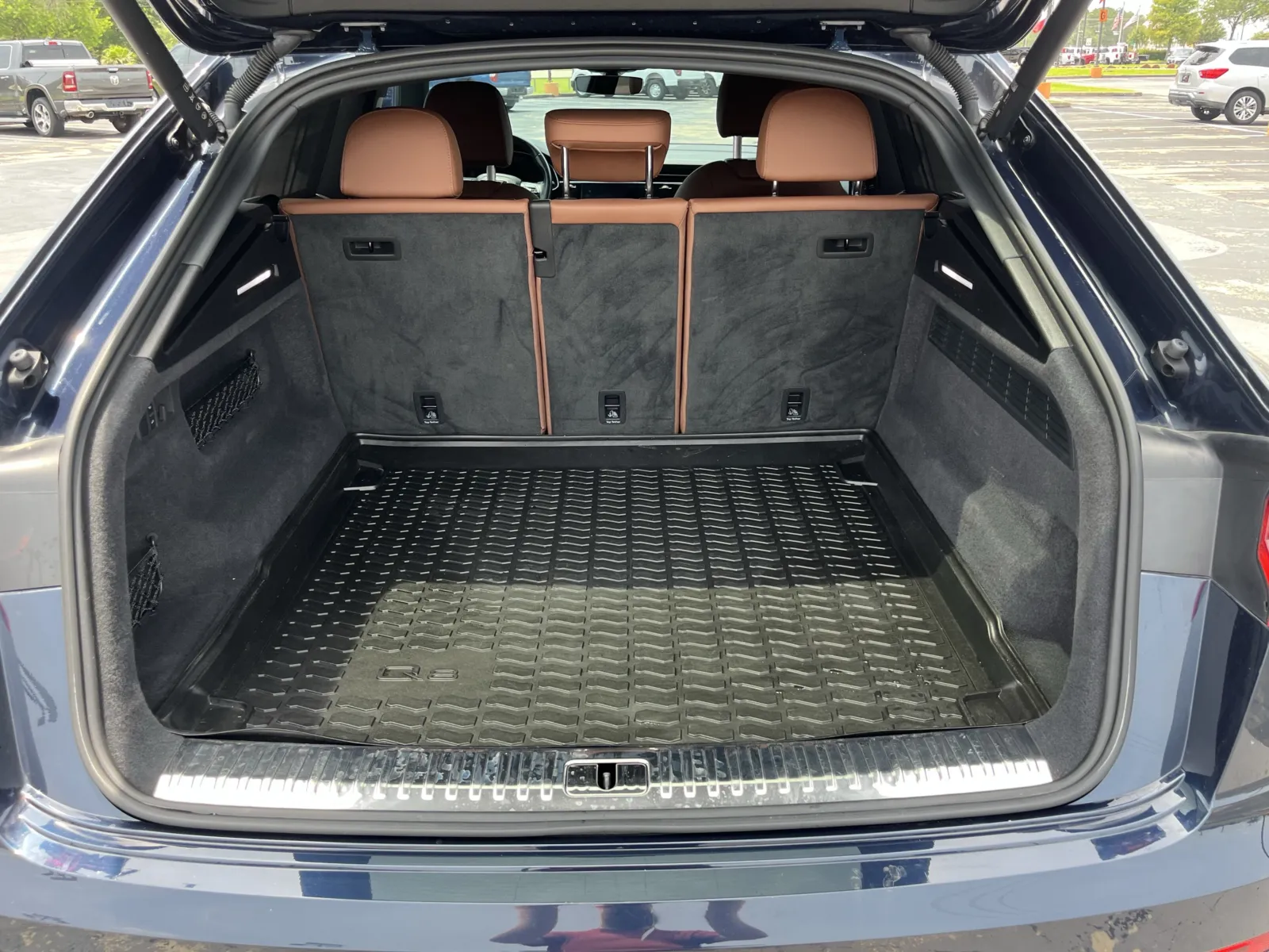 Audi Q8 photo 10