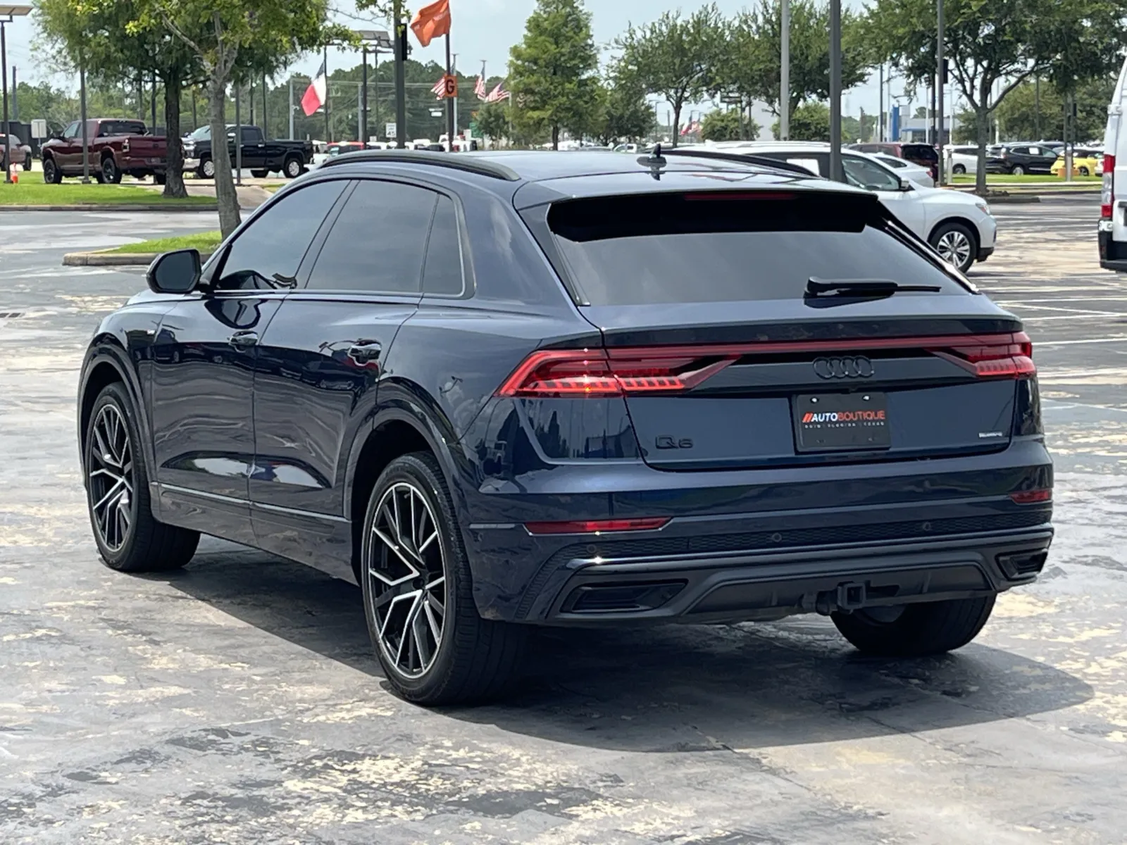 Audi Q8 photo 6