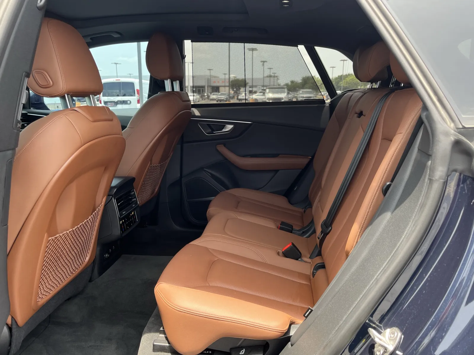 Audi Q8 photo 28