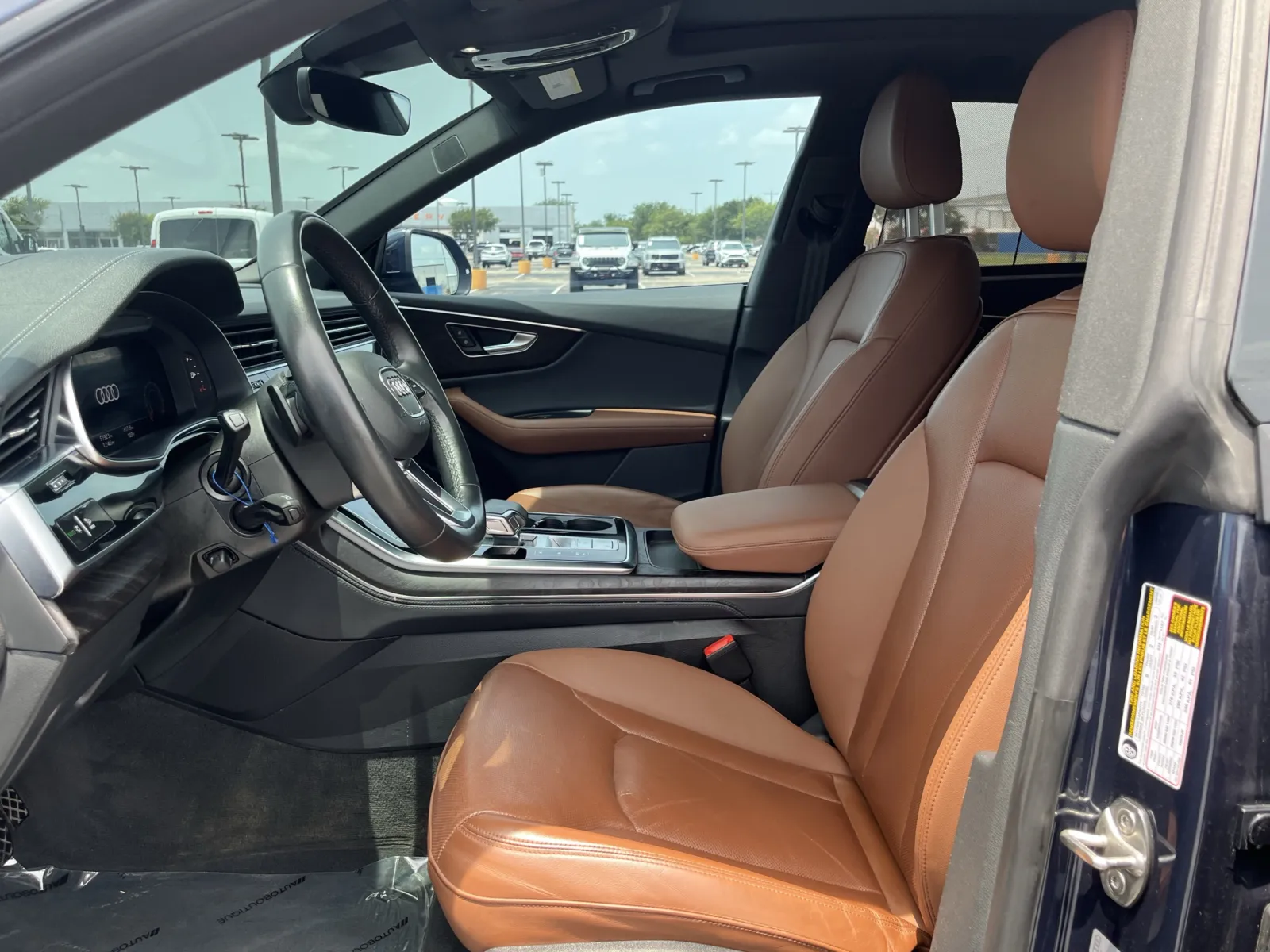Audi Q8 photo 26