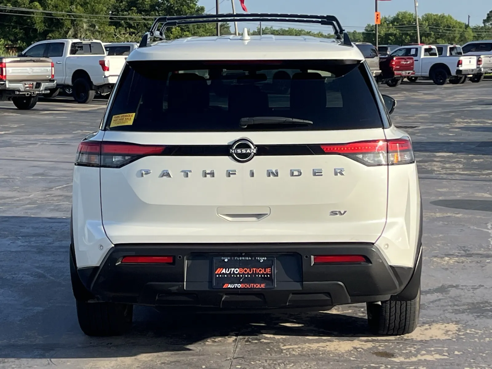 Nissan Pathfinder photo 5