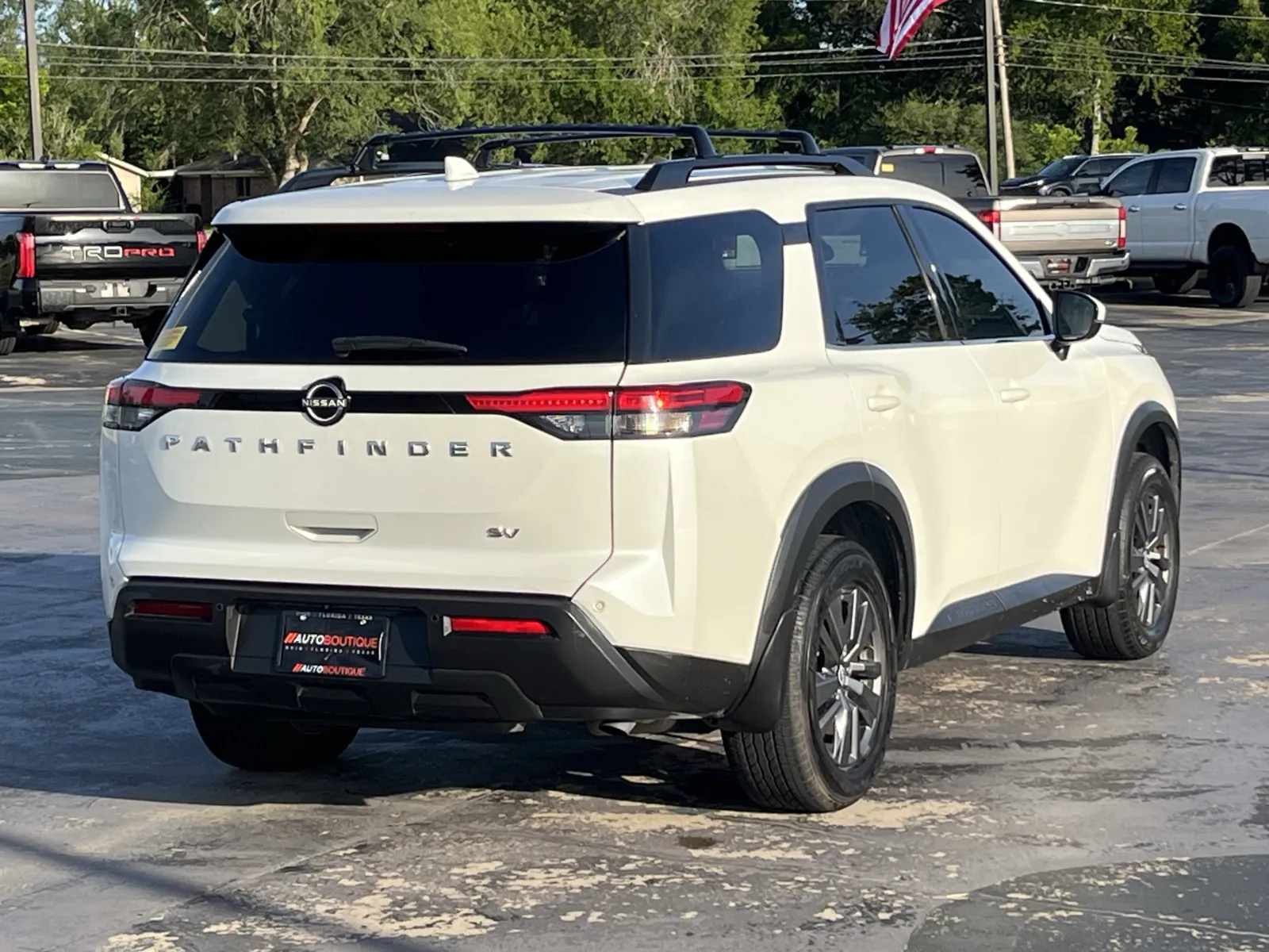 Nissan Pathfinder photo 7