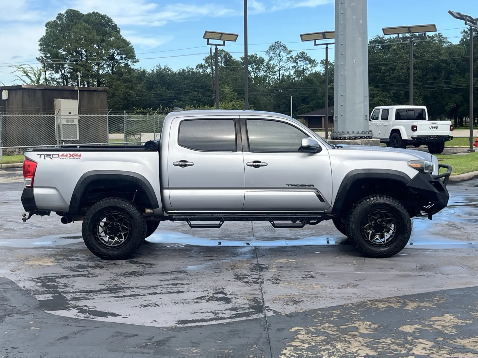Toyota Tacoma photo 11