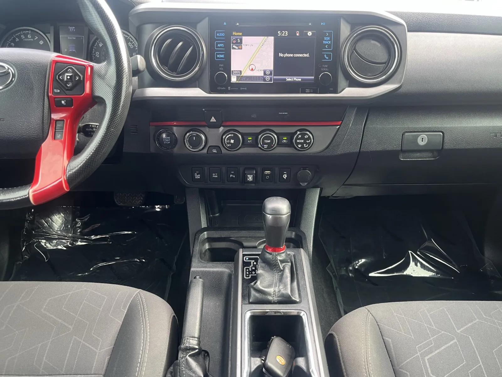 Toyota Tacoma photo 22