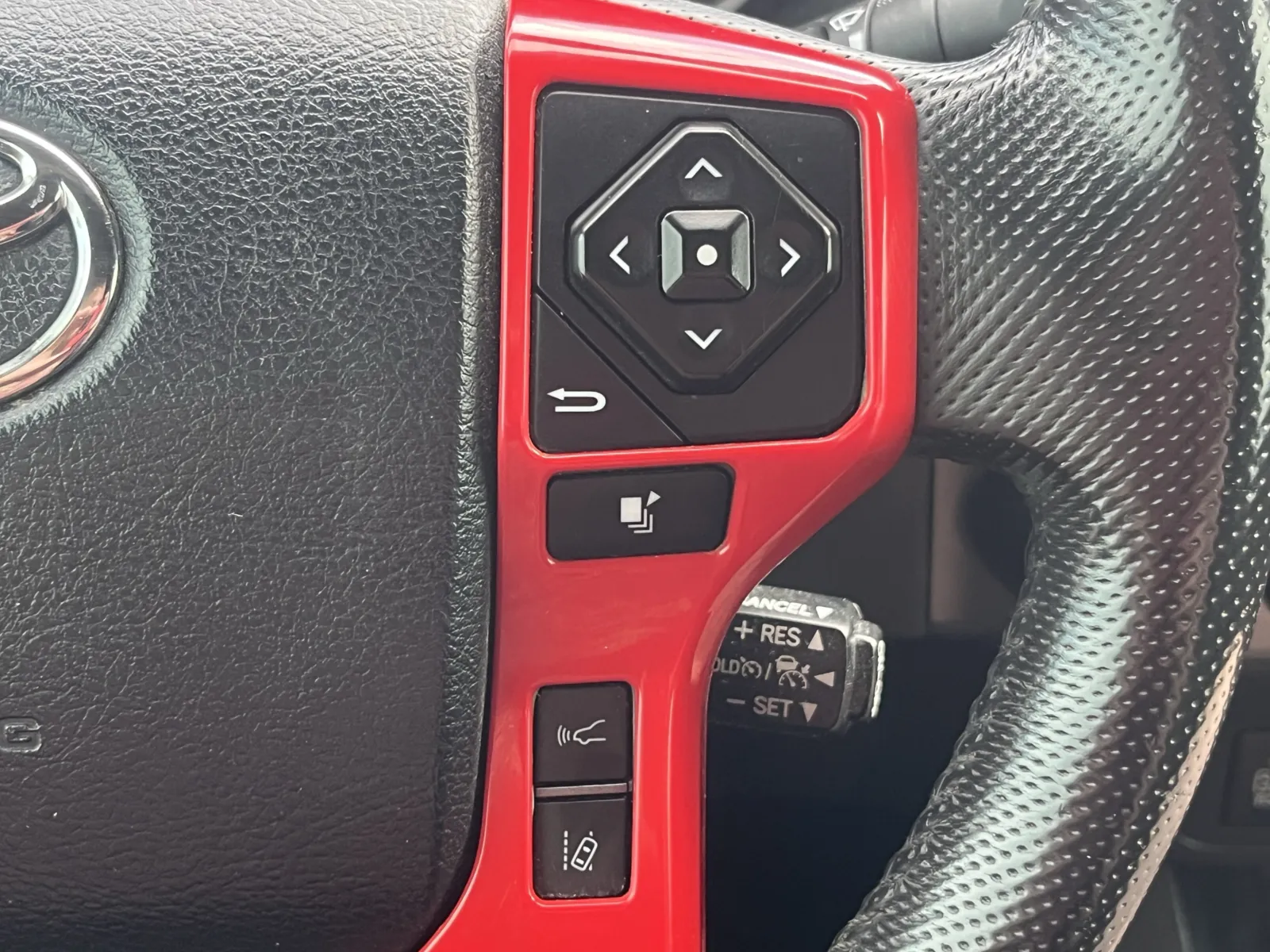 Toyota Tacoma photo 18