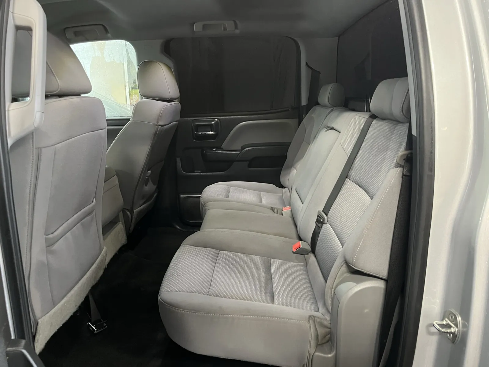 Chevrolet Silverado photo 23