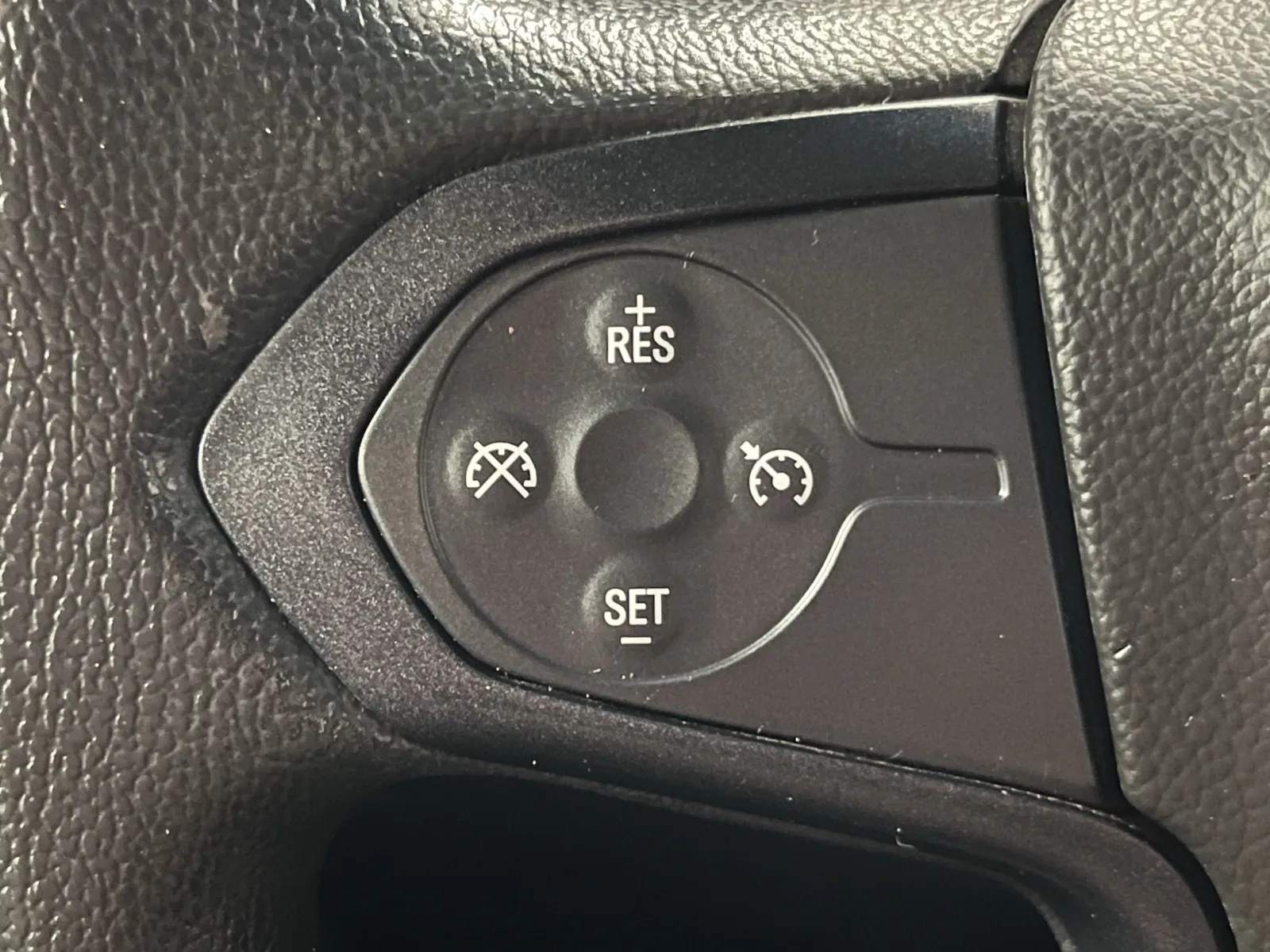 Chevrolet Silverado photo 16