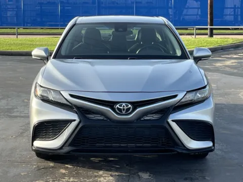 More photos of 2022 Toyota Camry SE at Auto Boutique Texas, TX