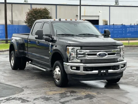 Photos of 2019 Ford Super Duty F-350 DRW LARIAT for sale in Alvin, TX at Auto Boutique Texas