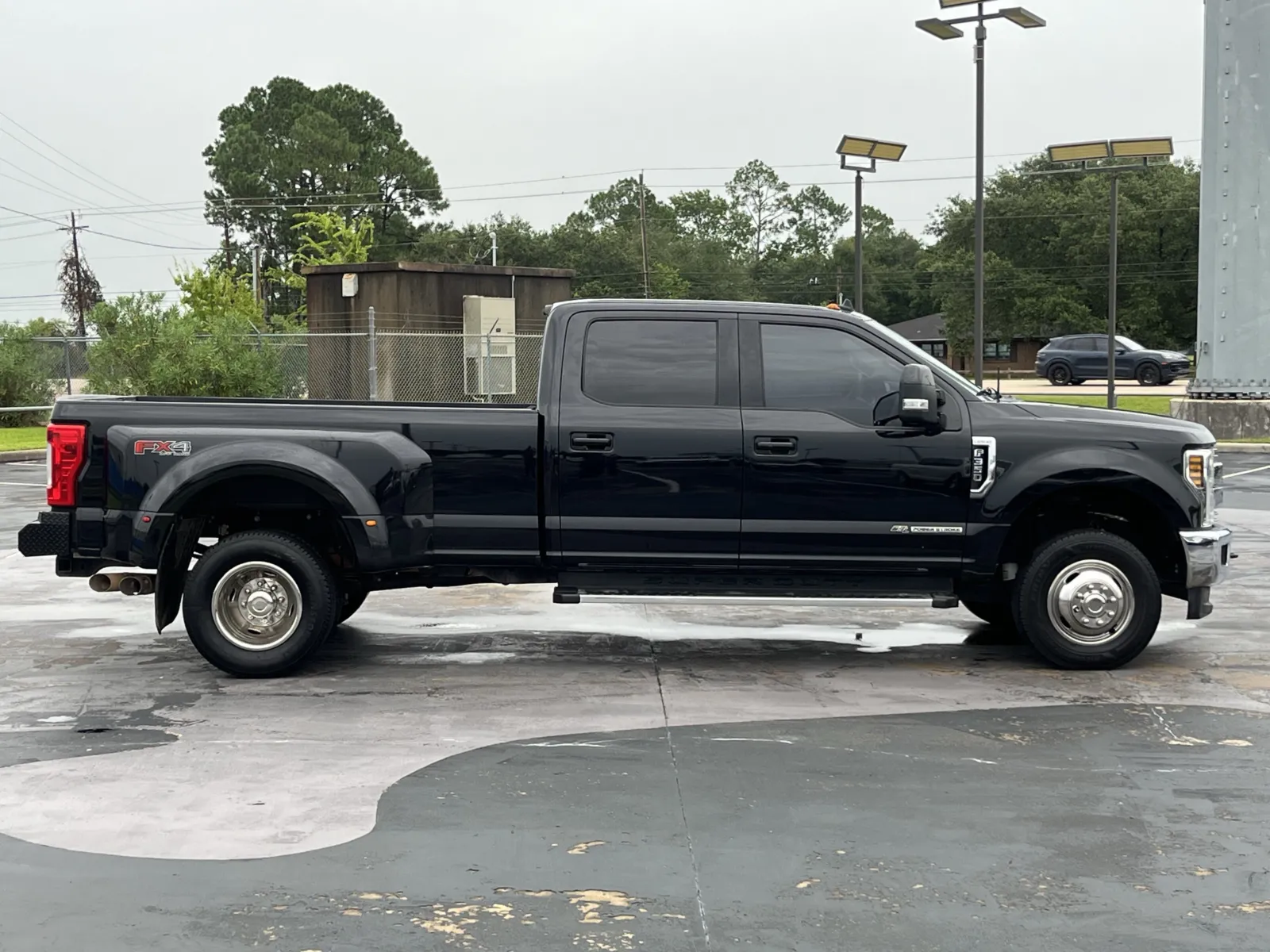 Ford F-350 photo 8