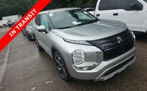 Silver 2024 Mitsubishi Outlander SE for sale in Alvin, TX