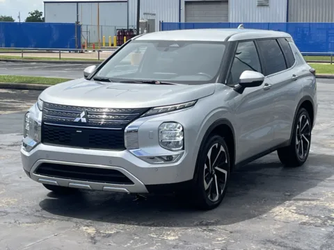 Another view of 2024 Mitsubishi Outlander SE for sale in Alvin, TX at Auto Boutique Texas