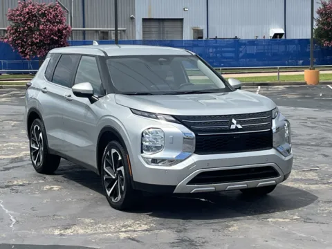 Photos of 2024 Mitsubishi Outlander SE for sale in Alvin, TX at Auto Boutique Texas