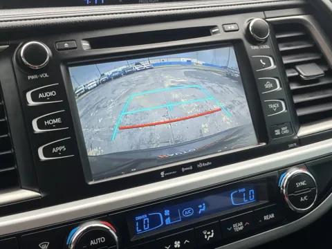 More photos of 2018 Toyota Highlander SE at Auto Boutique Texas, TX