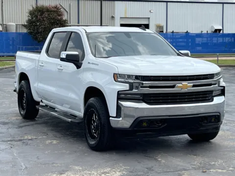 Another view of 2020 Chevrolet Silverado 1500 LT for sale in Alvin, TX at Auto Boutique Texas