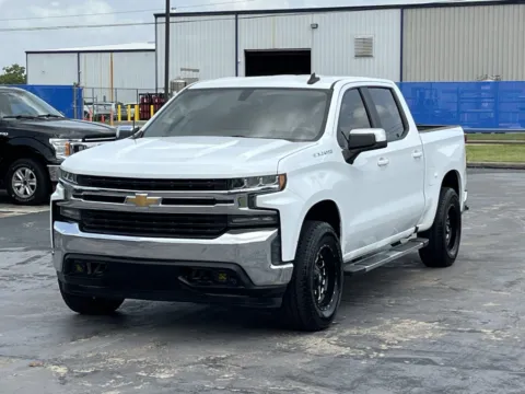Photos of 2020 Chevrolet Silverado 1500 LT for sale in Alvin, TX at Auto Boutique Texas