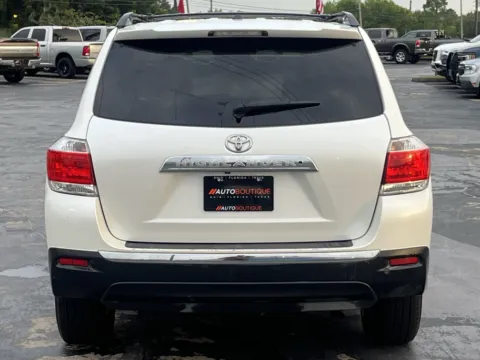 More photos of 2013 Toyota Highlander Plus at Auto Boutique Texas, TX