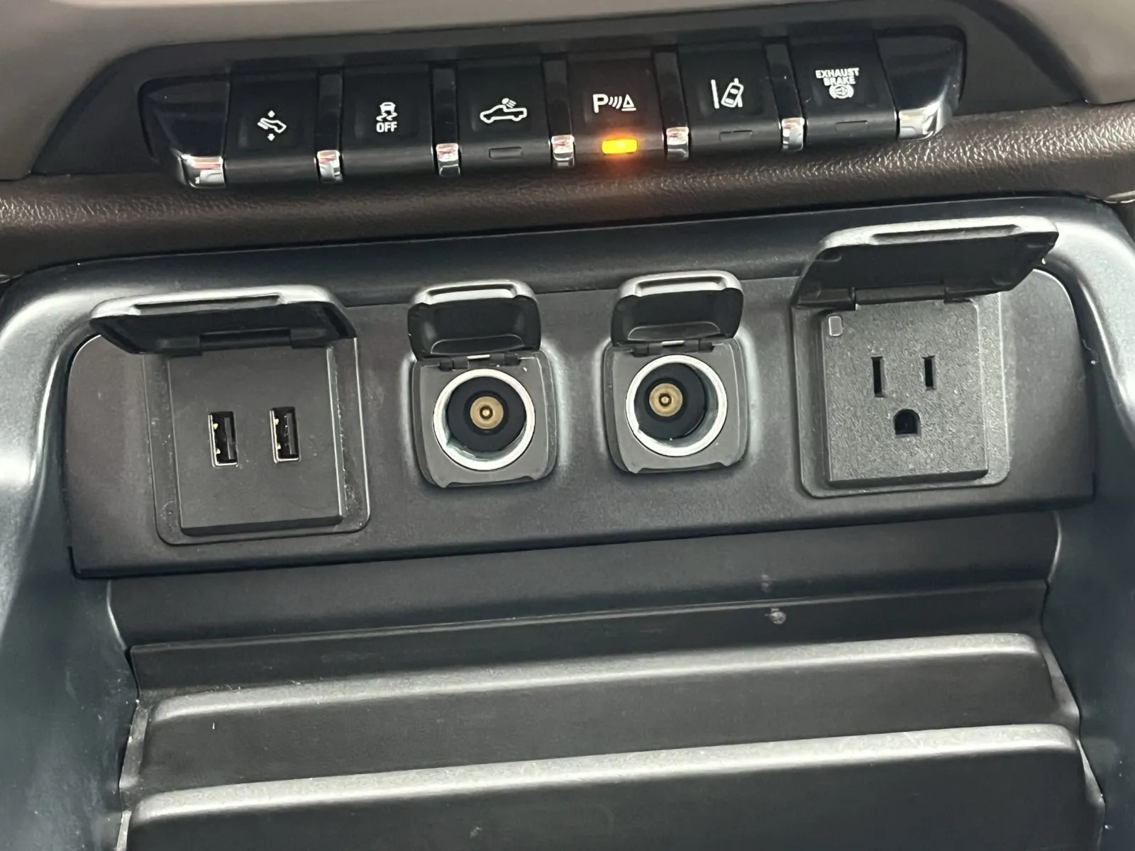 GMC Sierra photo 18