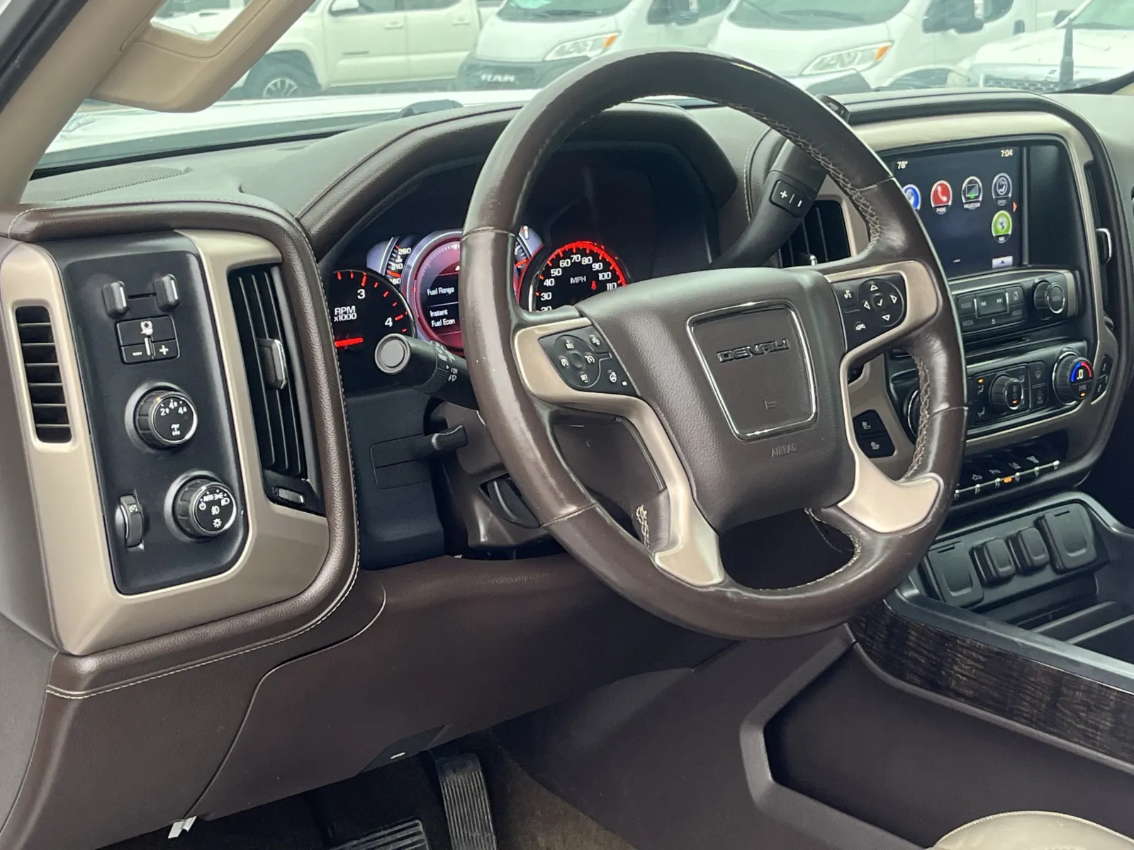 GMC Sierra photo 10