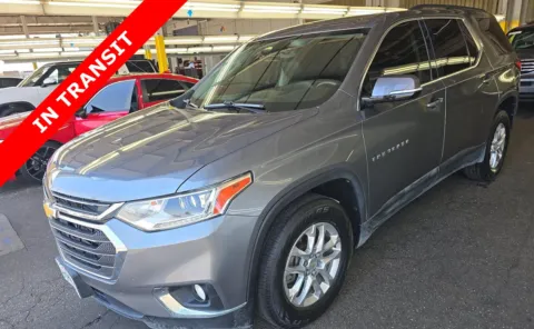 Gray 2019 Chevrolet Traverse LT Cloth for sale in Alvin, TX