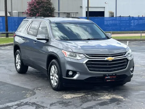 Photos of 2019 Chevrolet Traverse LT Cloth for sale in Alvin, TX at Auto Boutique Texas