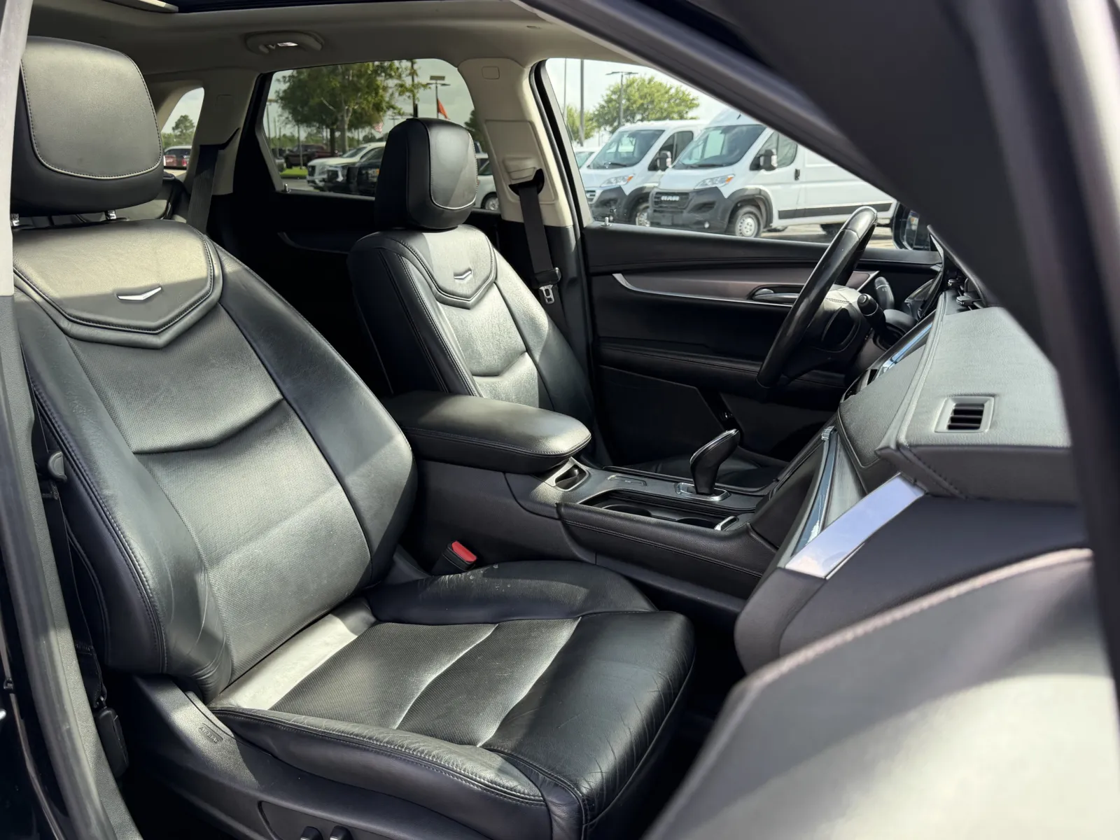 Cadillac XT5 photo 23