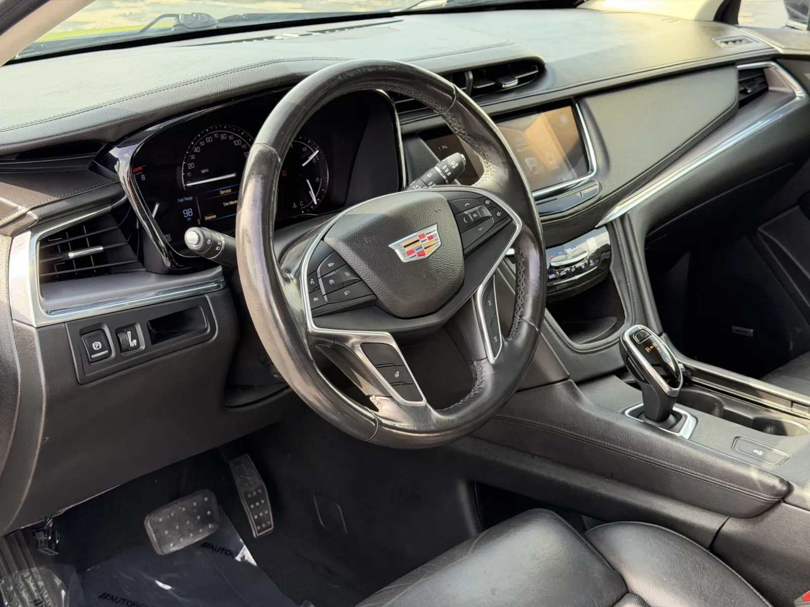Cadillac XT5 photo 10