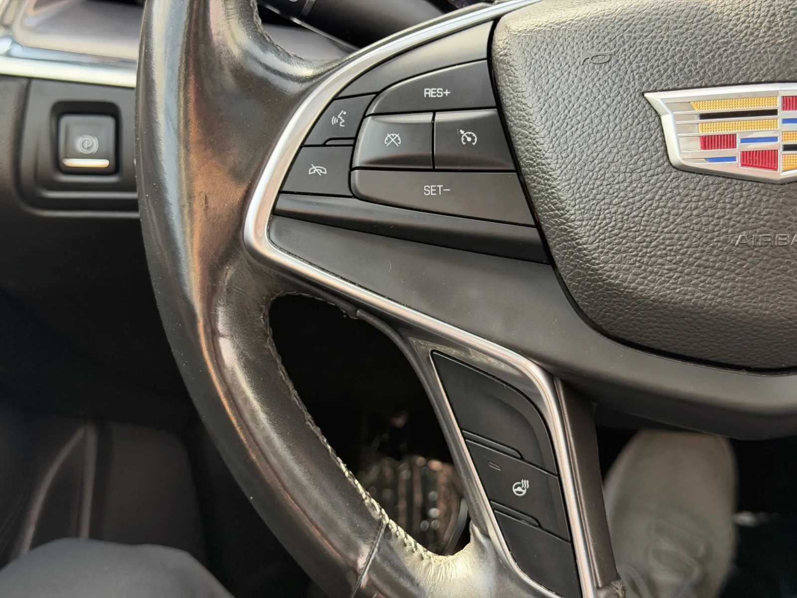 Cadillac XT5 photo 14
