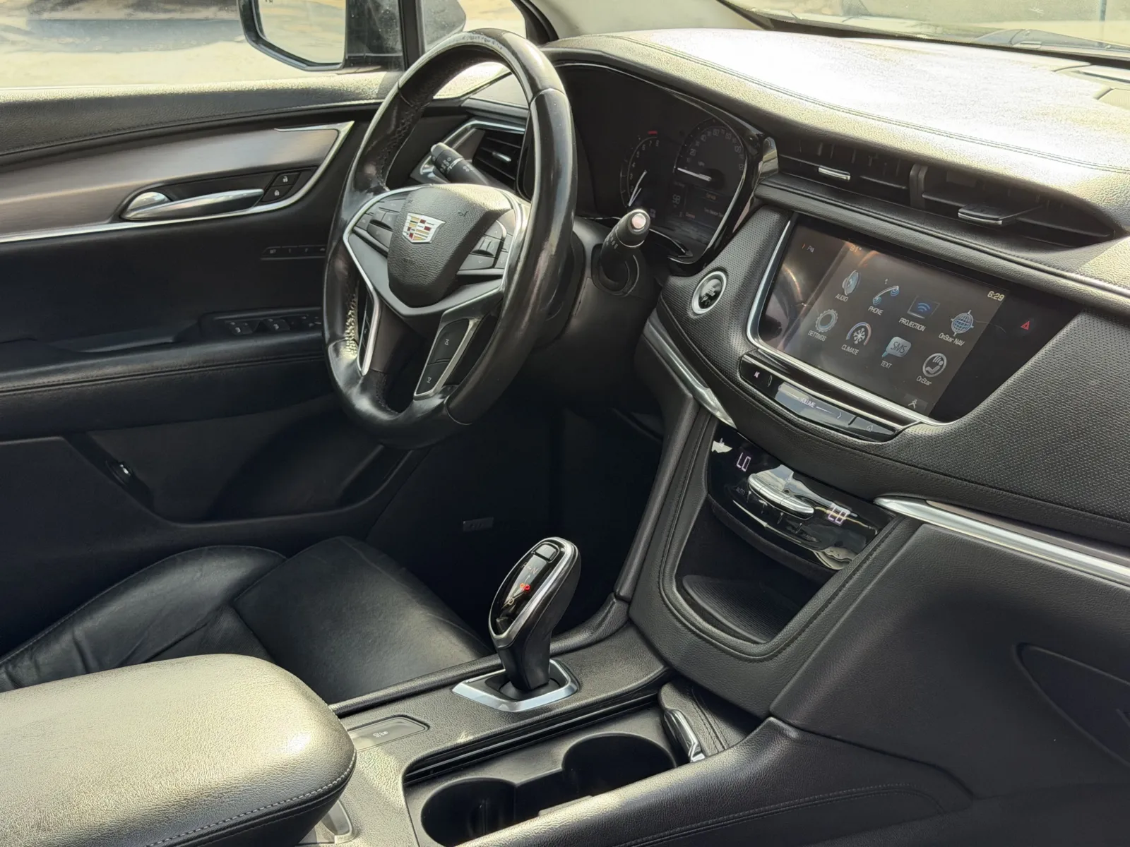 Cadillac XT5 photo 11