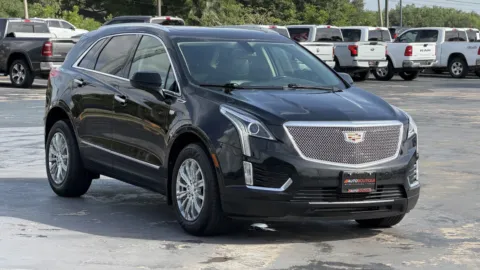Black 2017 Cadillac XT5 Luxury FWD for sale in Alvin, TX