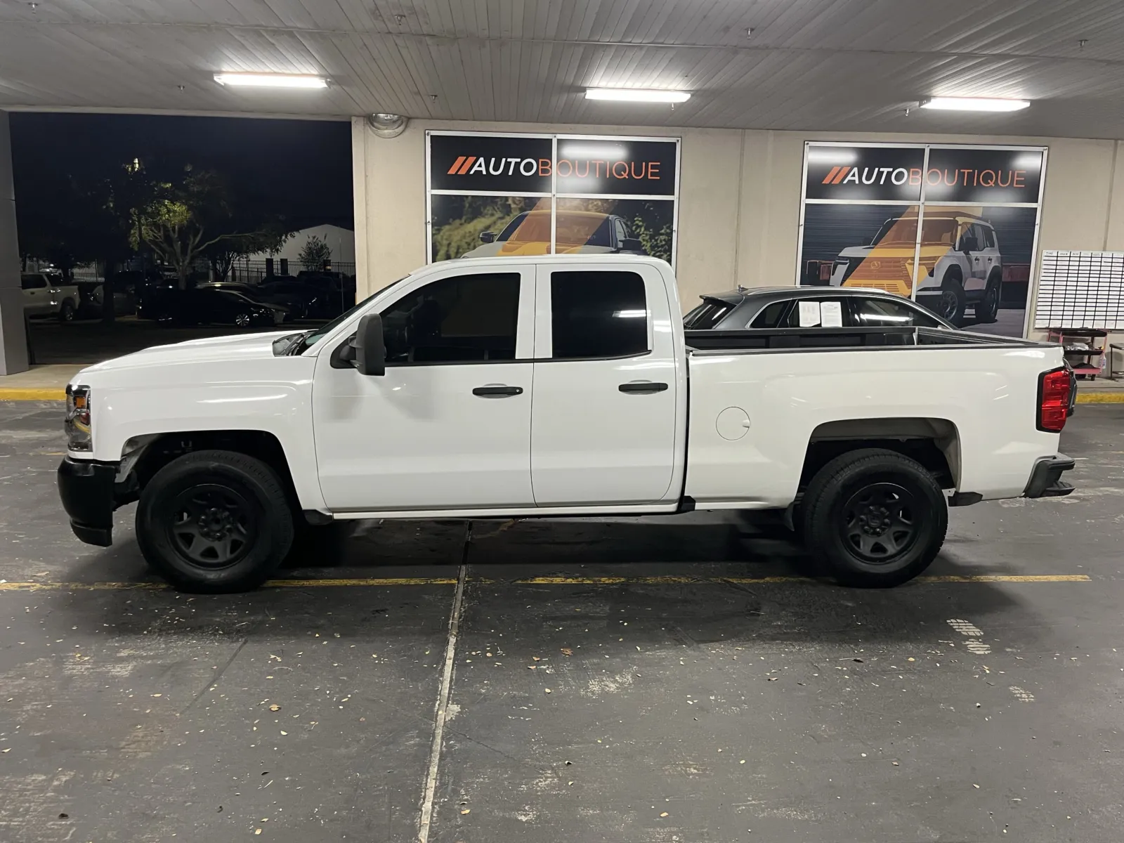 Chevrolet Silverado photo 8