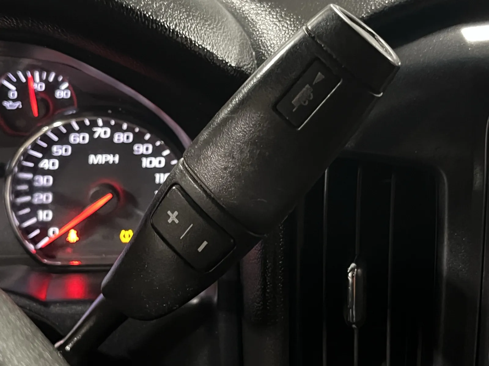 Chevrolet Silverado photo 16