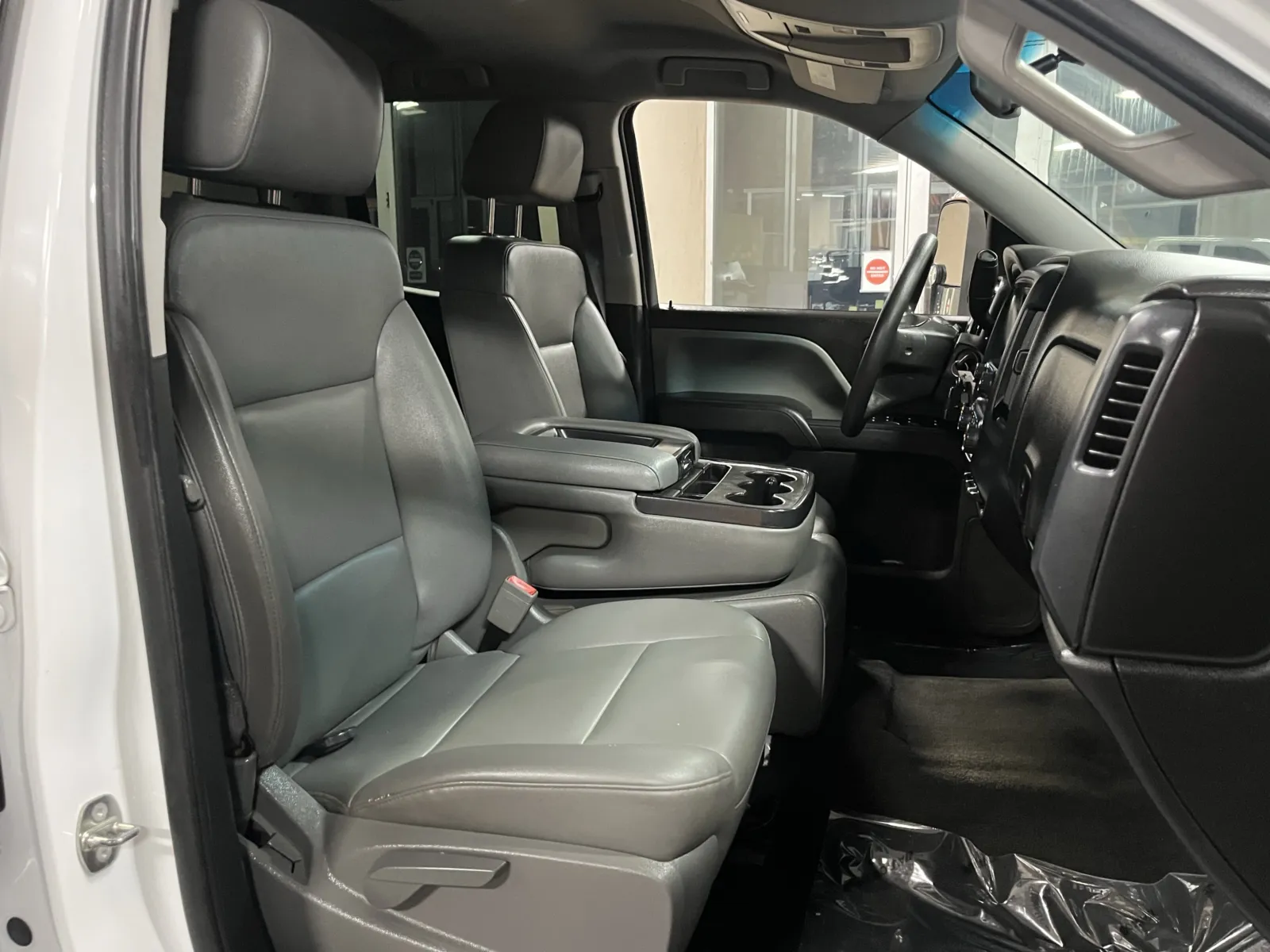 Chevrolet Silverado photo 22