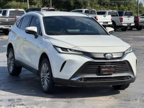 Photos of 2021 Toyota Venza XLE for sale in Alvin, TX at Auto Boutique Texas