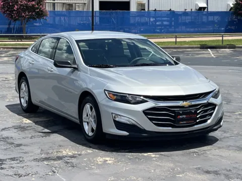 Photos of 2020 Chevrolet Malibu LS for sale in Alvin, TX at Auto Boutique Texas