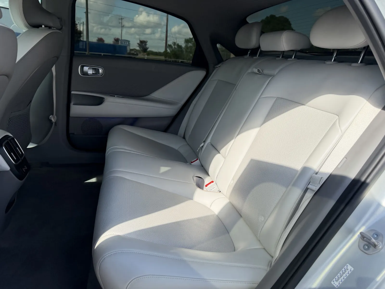 Hyundai Ioniq 6 photo 24