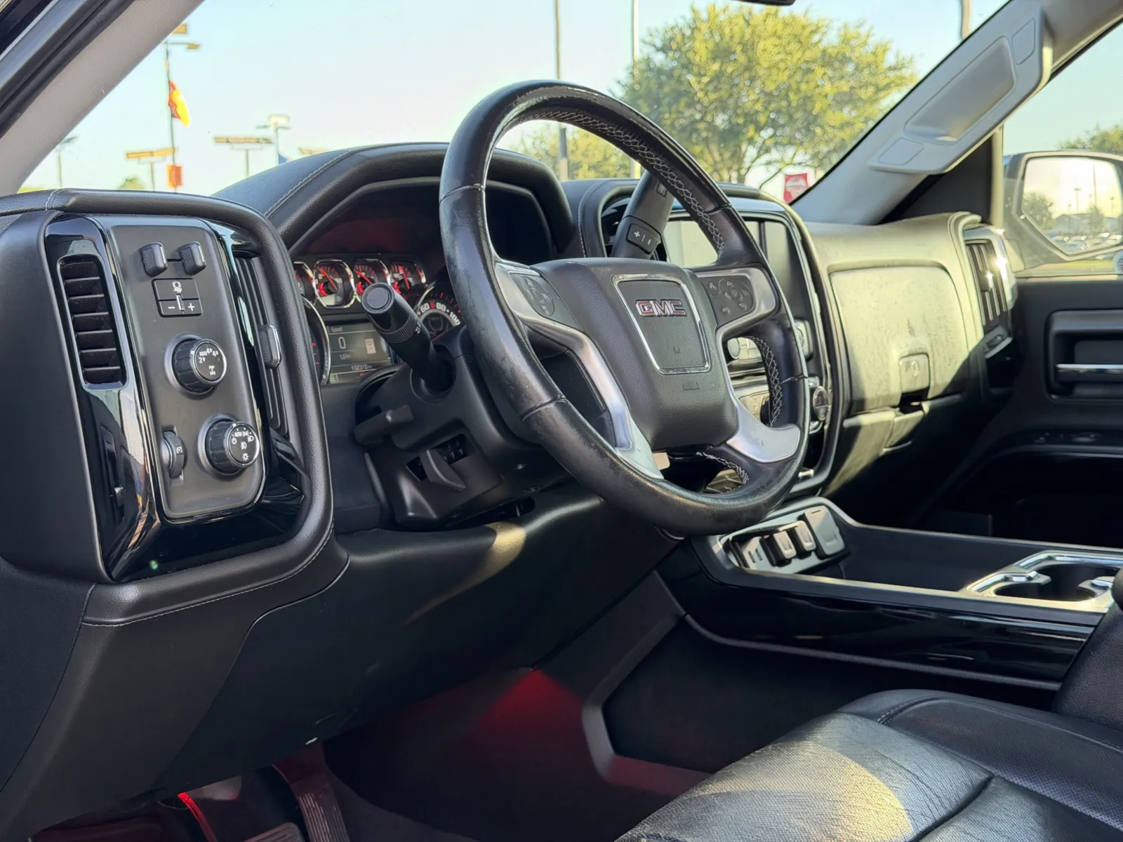 GMC Sierra photo 11