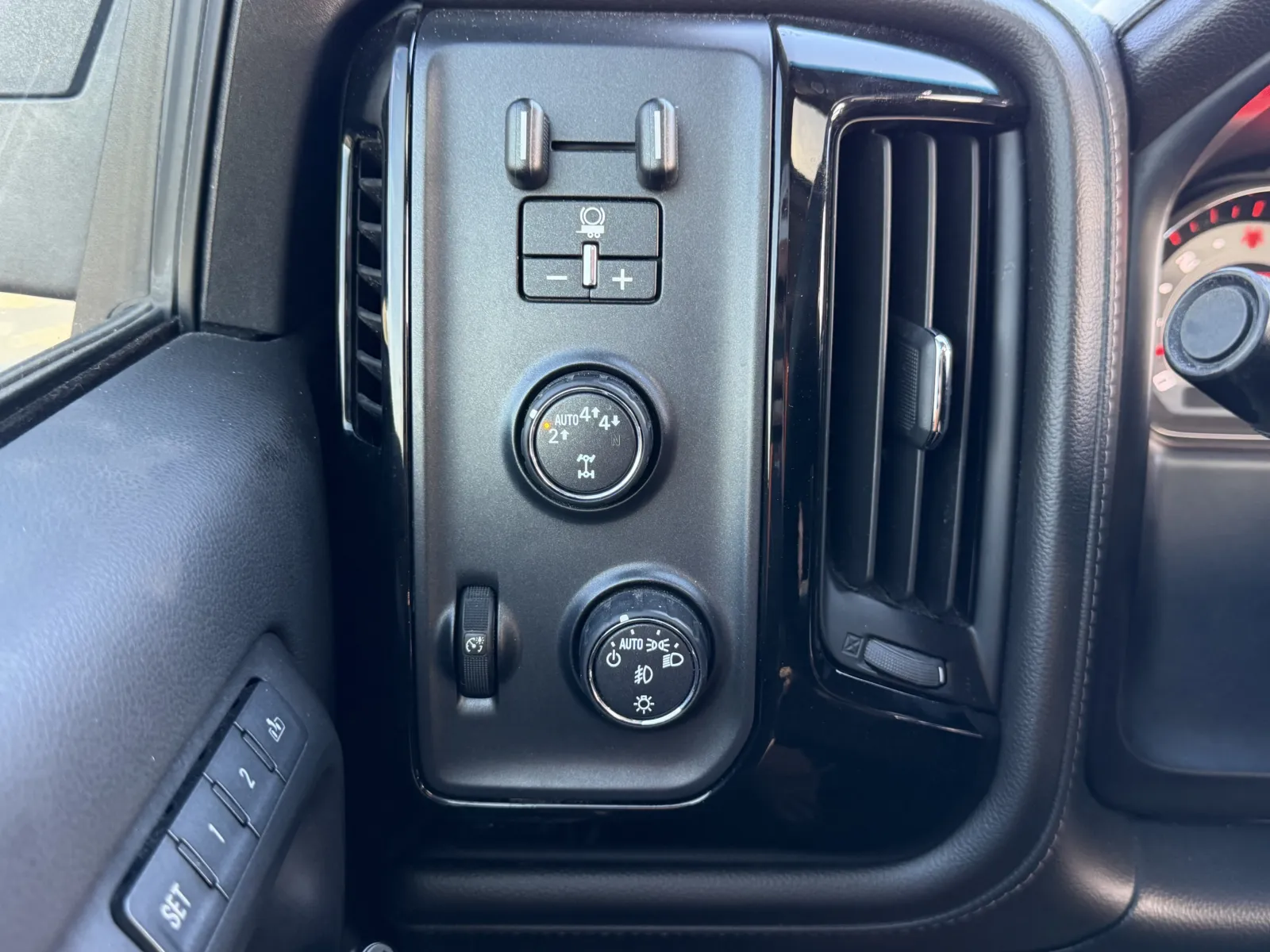 GMC Sierra photo 20