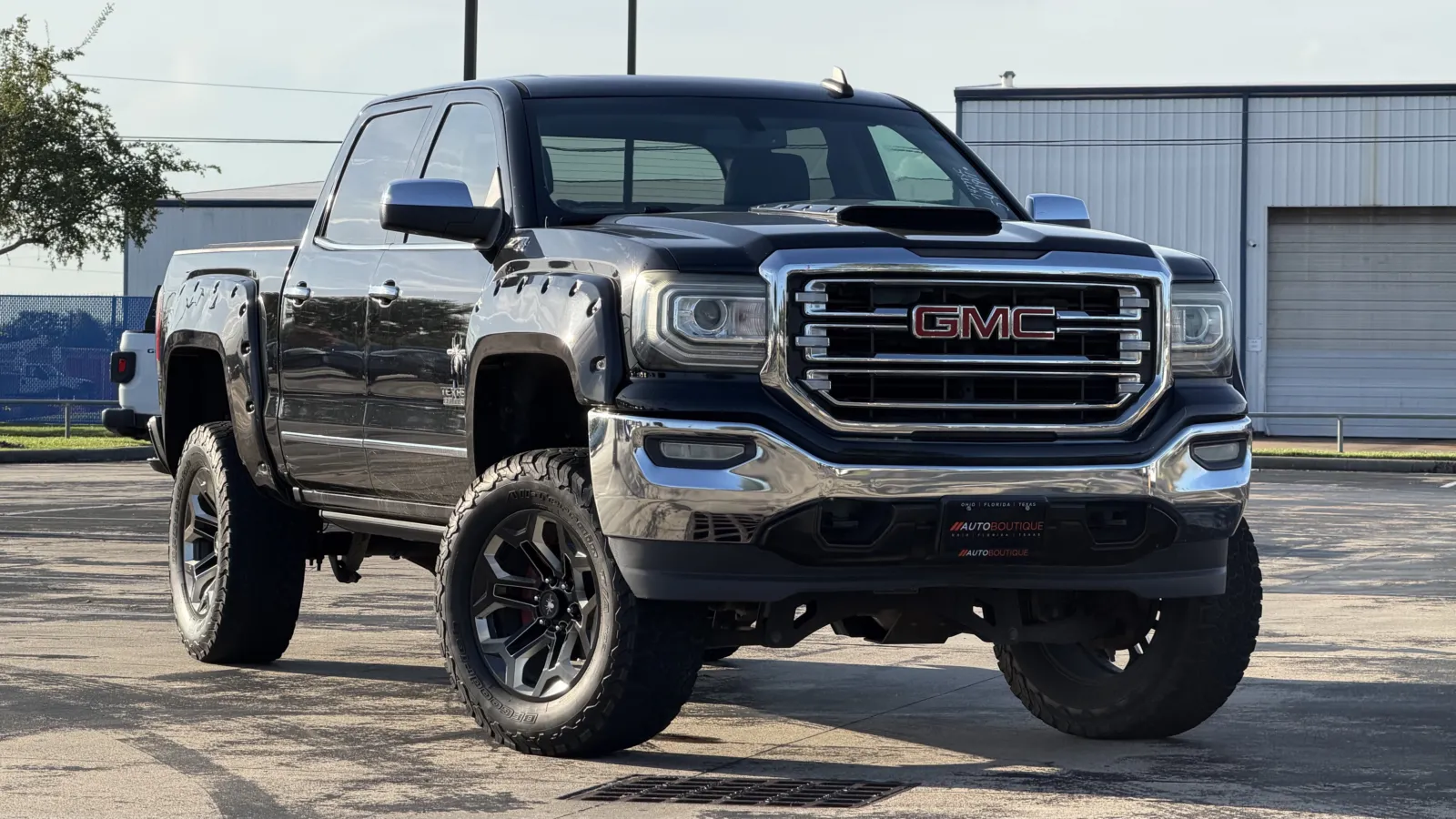 2018 GMC Sierra 4WD Crew Cab Short Box SLT's photo