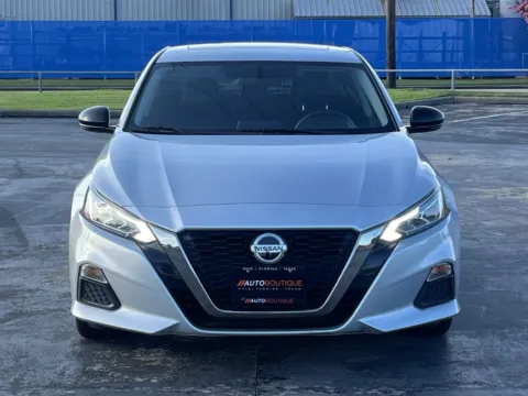 More photos of 2019 Nissan Altima 2.5 SR at Auto Boutique Texas, TX