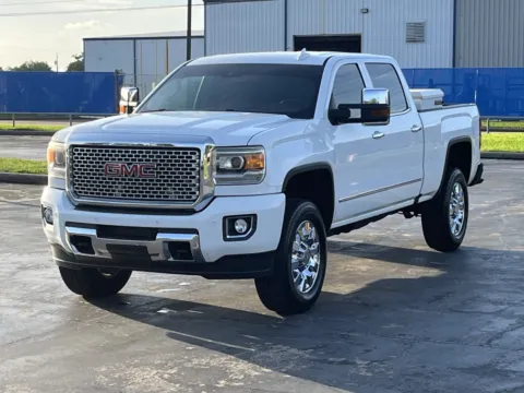 Another view of 2016 GMC Sierra 2500HD Denali for sale in Alvin, TX at Auto Boutique Texas