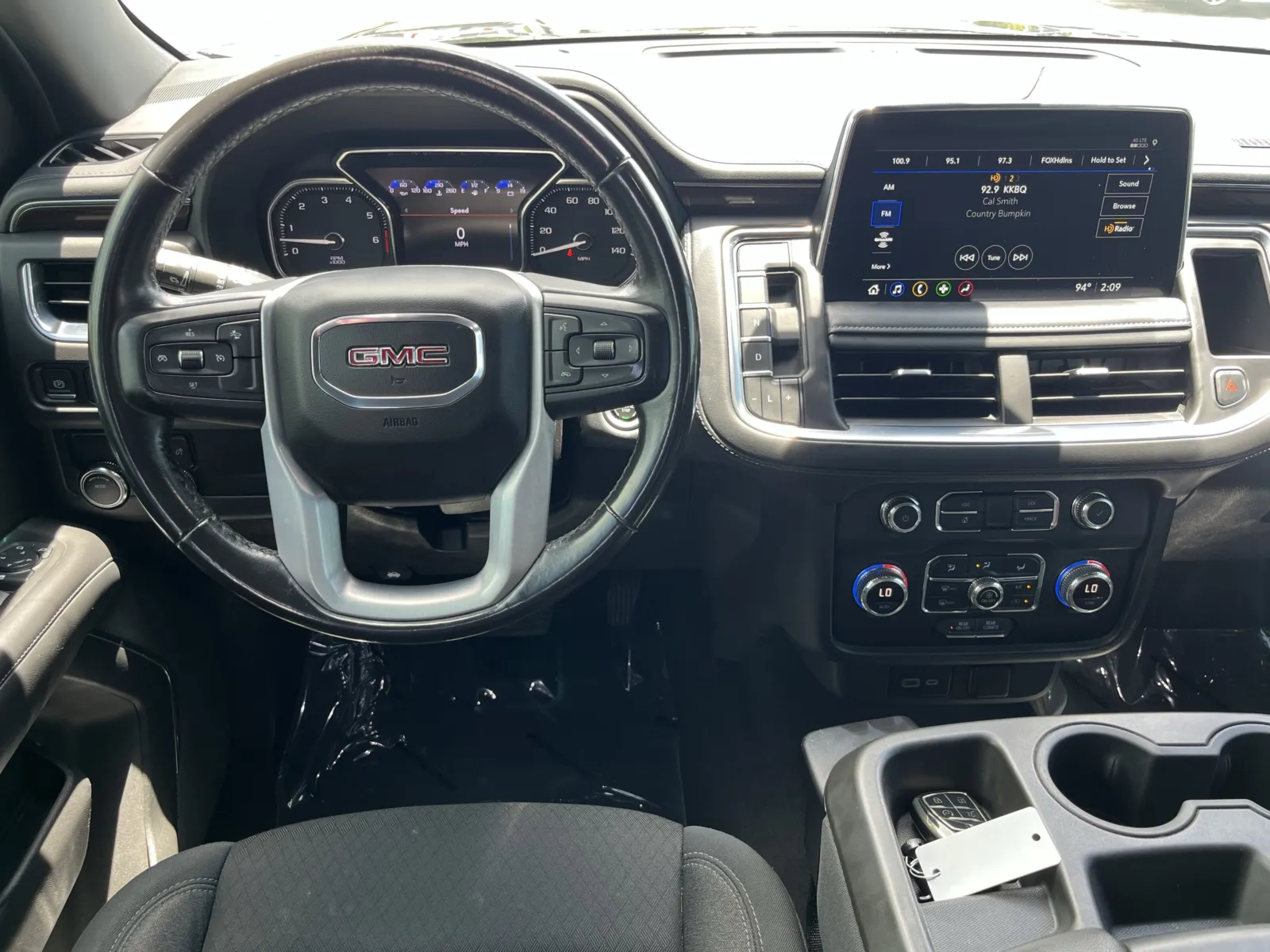 GMC Yukon XL photo 14