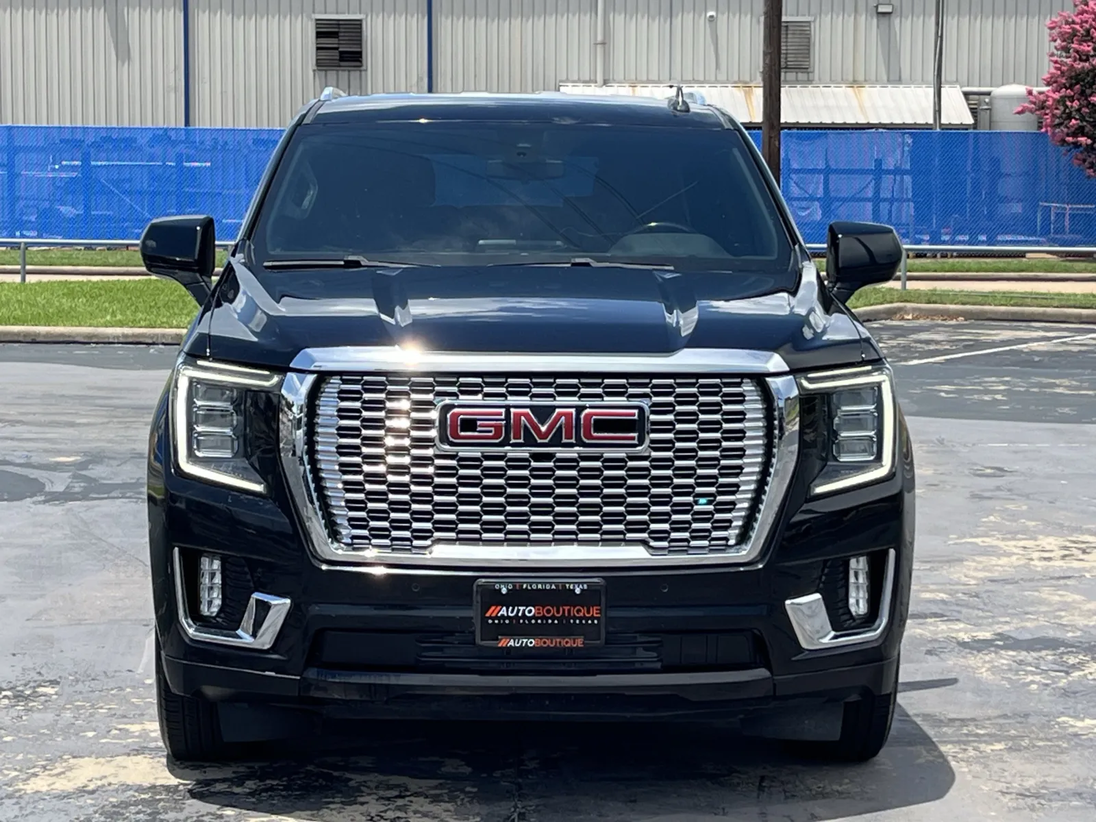 GMC Yukon XL photo 4