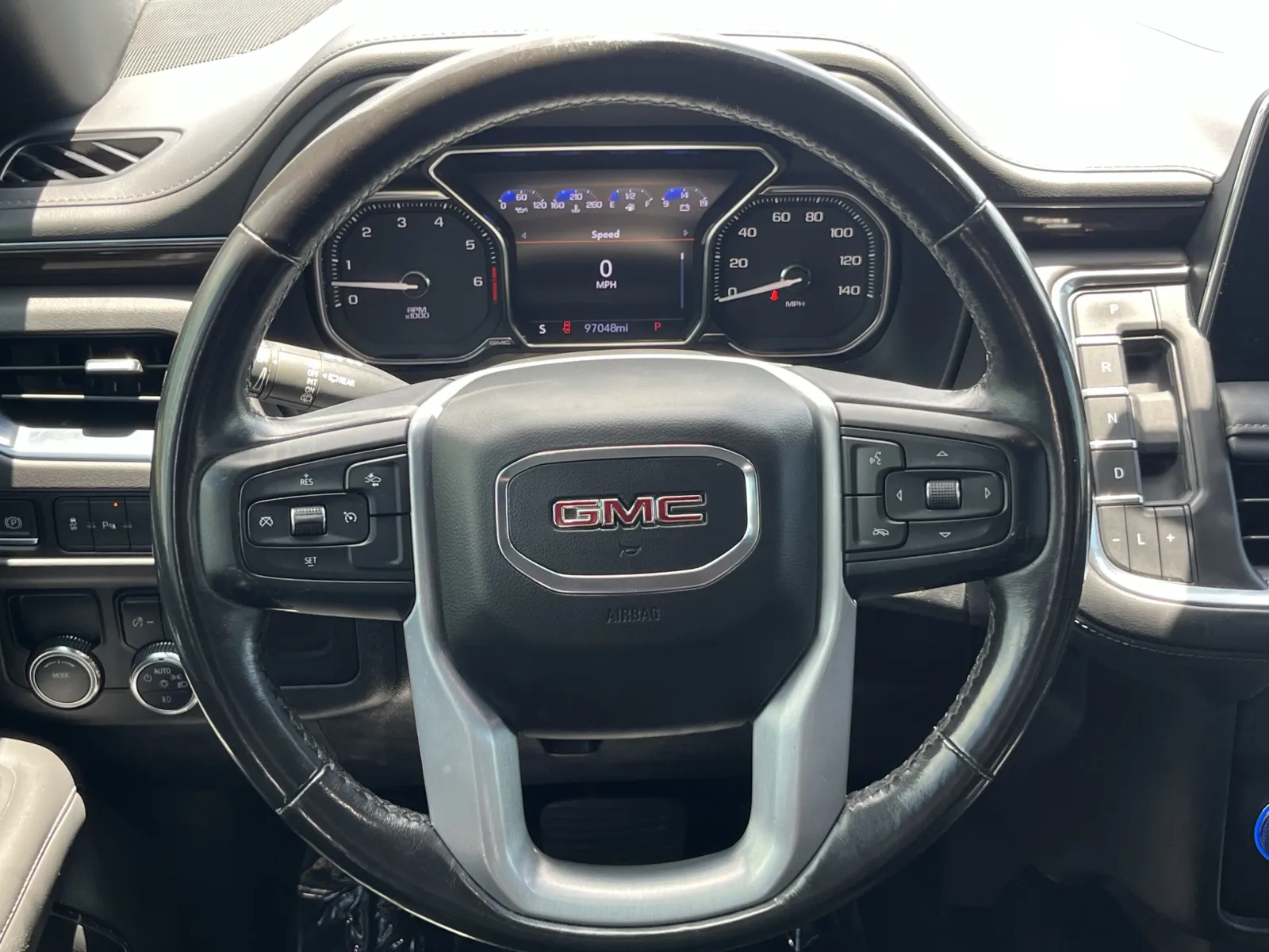 GMC Yukon XL photo 15