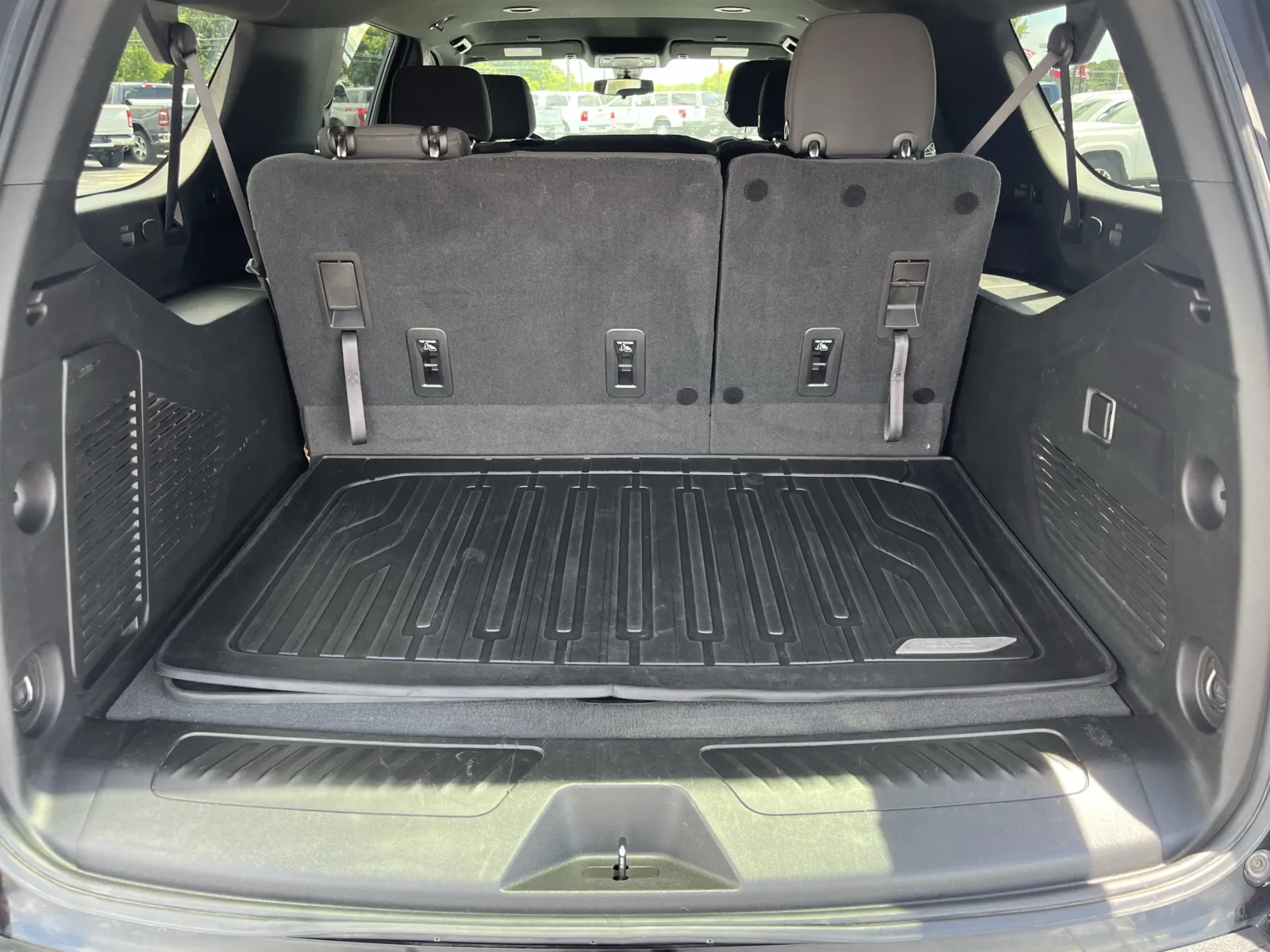 GMC Yukon XL photo 10