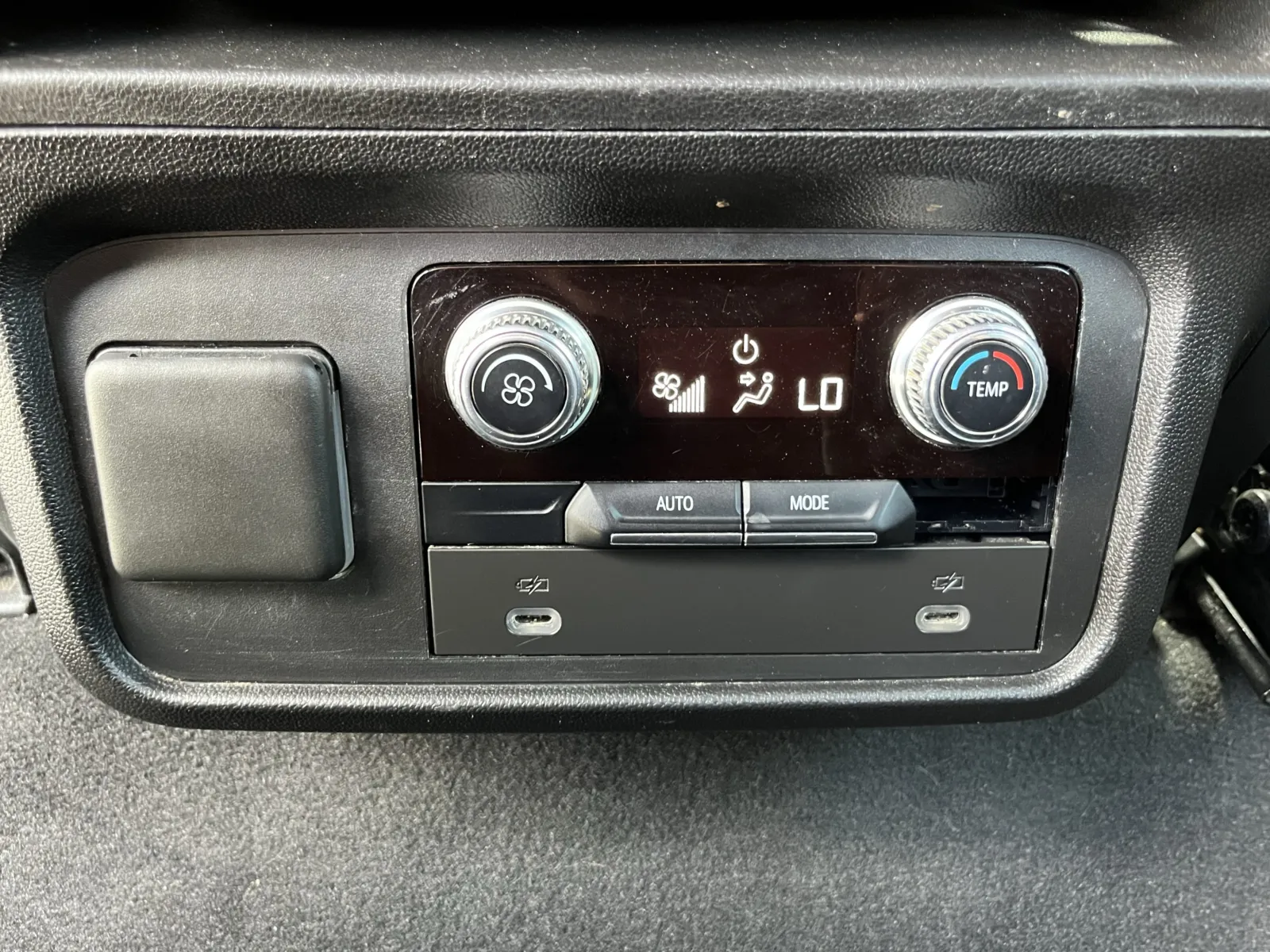 GMC Yukon XL photo 26