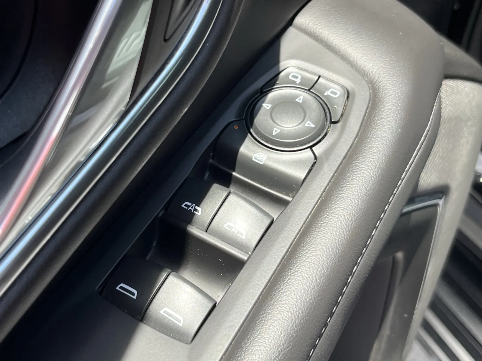 GMC Yukon XL photo 24